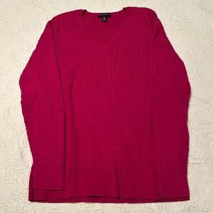 Lands’ End size XL and color is wine.